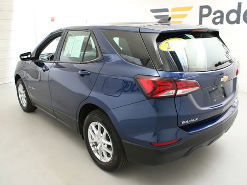 Used 2022 Chevrolet Equinox LS FWD image 6