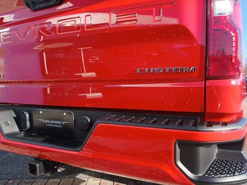 Used 2023 Chevrolet Silverado 1500 Custom image 12