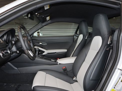 New 2025 Porsche 718 Cayman image 5