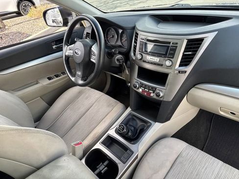 Used 2014 Subaru Outback 2.5i AWD/4WD image 27