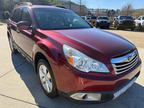 Used 2011 Subaru Outback 2.5i Limited w/ PWR Moonroof Pkg image 7