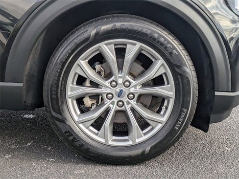 Used 2022 Ford Explorer Limited w/ Equipment Group 301A image 11