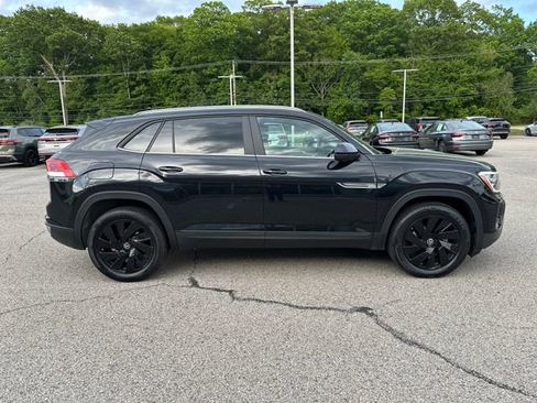 Certified 2024 Volkswagen Atlas Cross Sport SE w/ Panoramic Sunroof Package AWD/4WD image 10