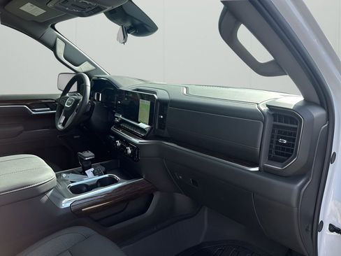 New 2026 GMC Sierra 1500 Elevation image 14