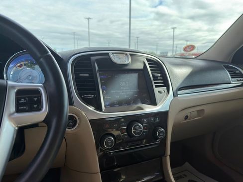 Used 2013 Chrysler 300 RWD image 25