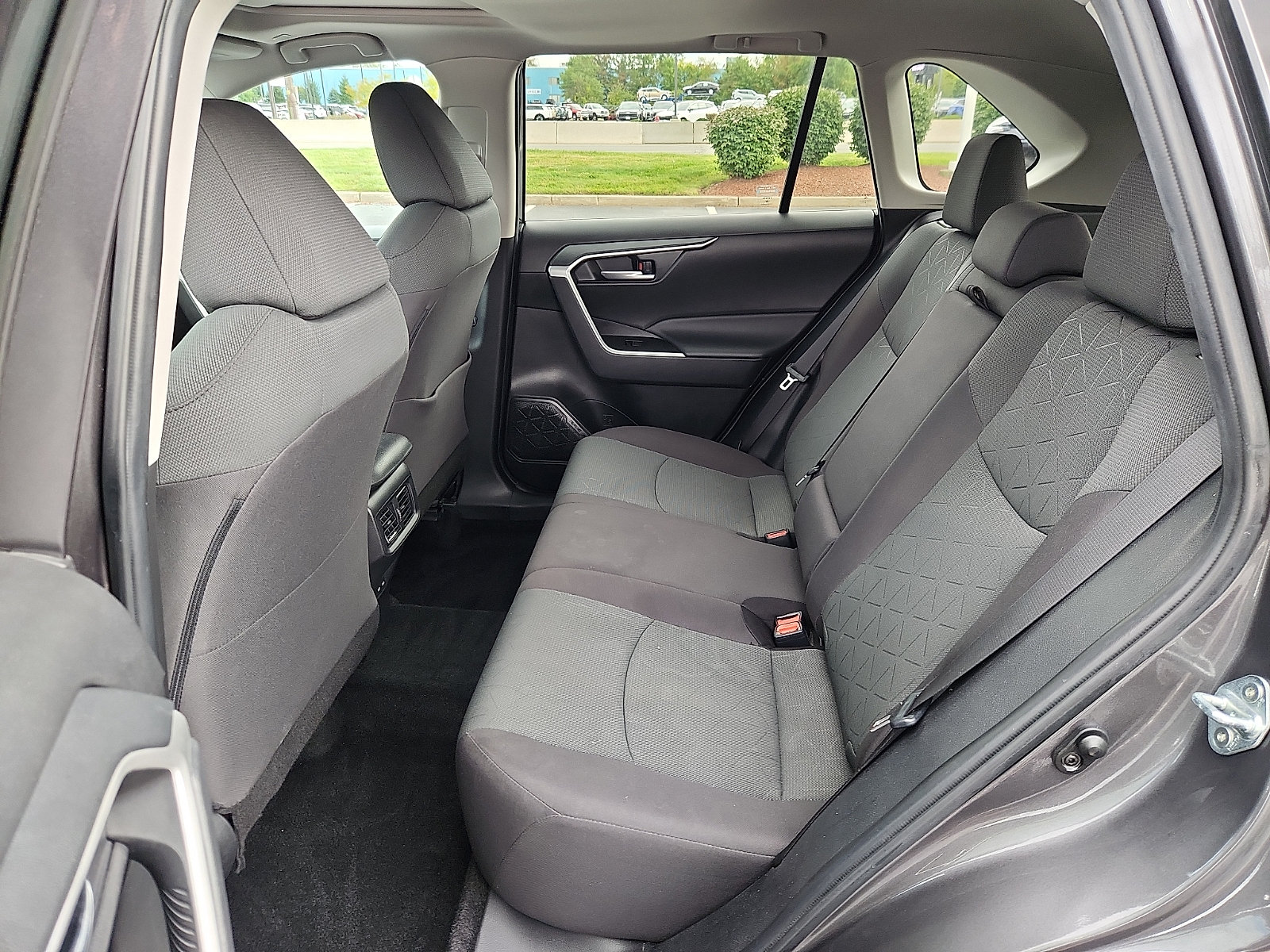 Used 2024 Toyota RAV4 XLE w/ Convenience Package AWD/4WD image 10