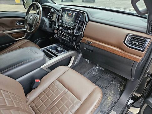 Used 2020 Nissan Titan Platinum Reserve w/ Moonroof Package image 15