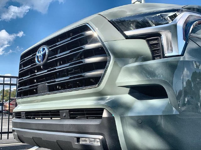 Used 2024 Toyota Sequoia SR5 w/ SR5 Premium Package AWD/4WD image 45