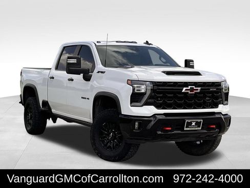 Used 2024 Chevrolet Silverado 2500 ZR2 w/ Technology Package AWD/4WD image 2