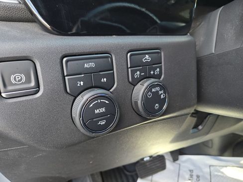 Used 2024 Chevrolet Silverado 1500 LT AWD/4WD image 14