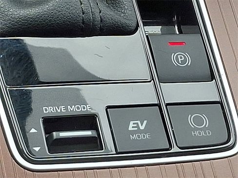 Used 2023 Toyota Sienna XLE image 24