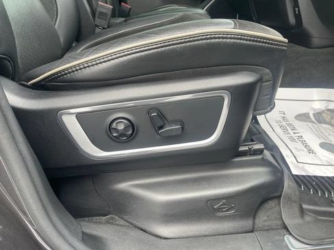 Used 2020 RAM 1500 Laramie AWD/4WD image 17