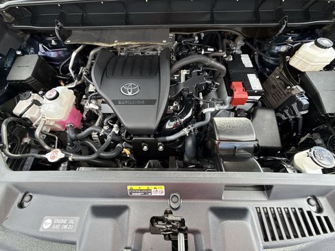 Used 2023 Toyota Highlander XSE FWD image 18