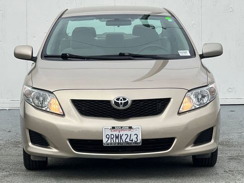 Used 2010 Toyota Corolla LE image 8