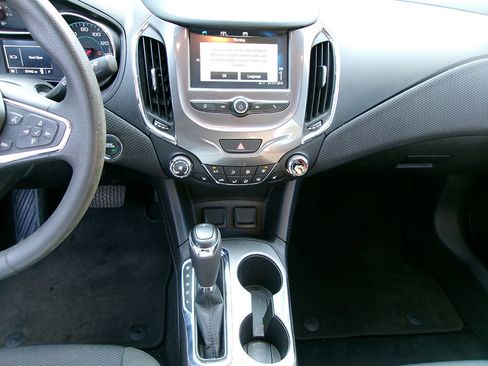 Used 2016 Chevrolet Cruze LT w/ Convenience Package image 15