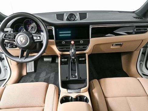 Certified 2026 Porsche Macan image 19