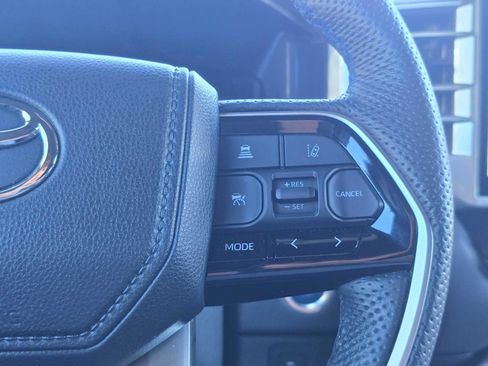 Used 2024 Toyota Sequoia Platinum AWD/4WD image 30