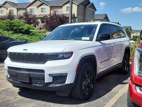 Certified 2025 Jeep Grand Cherokee L Limited w/ Luxury Tech Group II AWD/4WD image 3