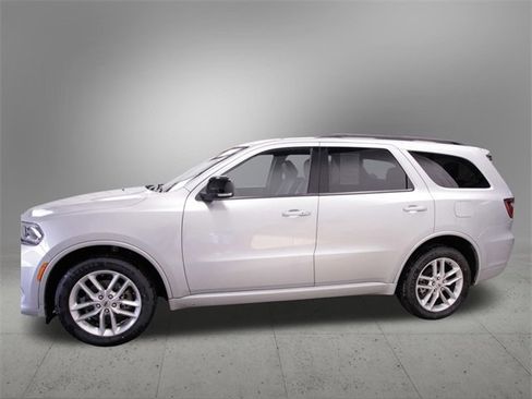 Used 2024 Dodge Durango GT image 2