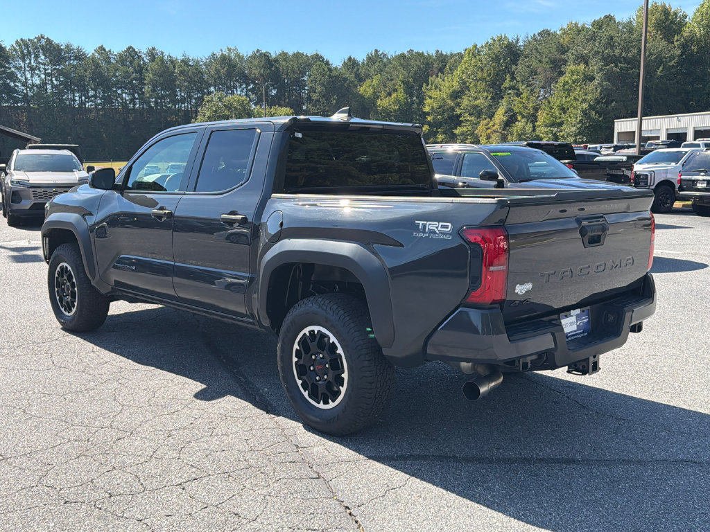 Used 2025 Toyota Tacoma TRD Off-Road AWD/4WD image 5