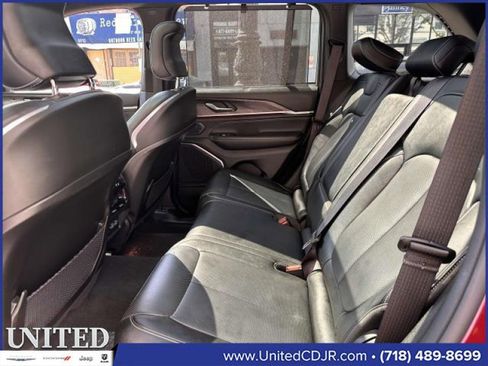 Used 2023 Jeep Grand Cherokee Overland w/ Luxury Tech Group IV image 16