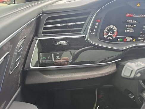 Used 2023 Audi Q7 AWD/4WD image 25