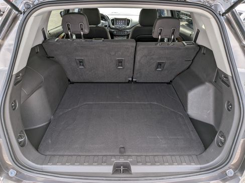 Used 2020 GMC Terrain SLE w/ LPO, Floor Liner Package AWD/4WD image 17