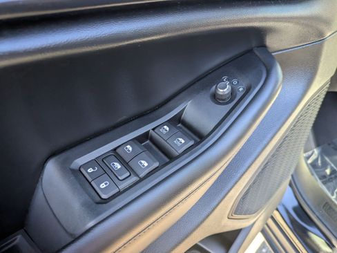 Used 2023 Jeep Grand Cherokee Altitude image 17