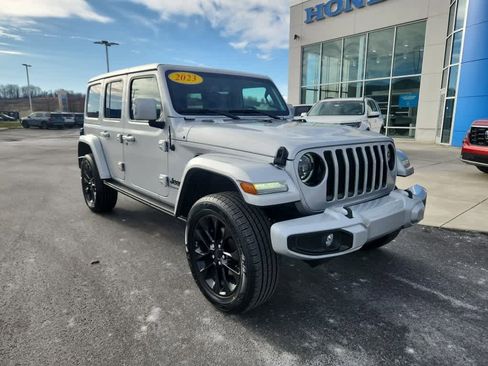 Used 2023 Jeep Wrangler Unlimited Sahara image 8