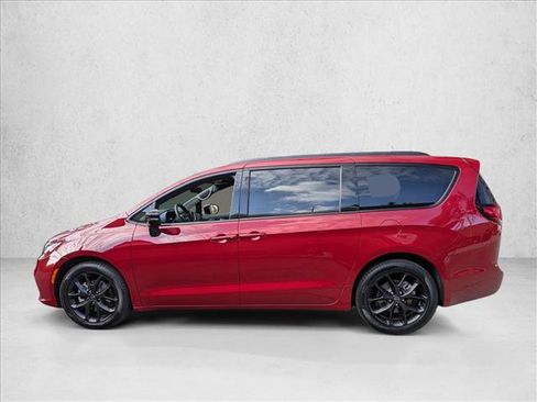 New 2026 Chrysler Pacifica Limited w/ S Appearance Package FWD image 5