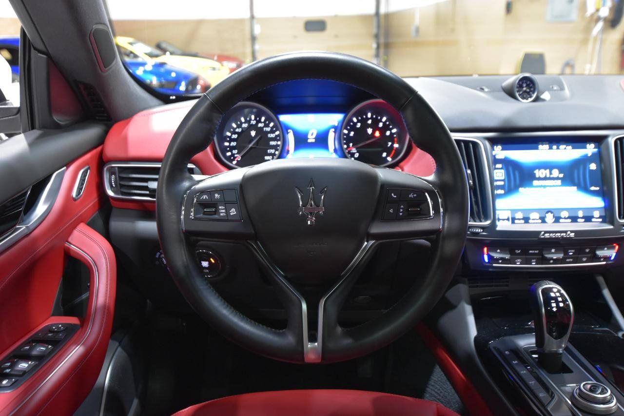 Used 2018 Maserati Levante AWD/4WD image 17