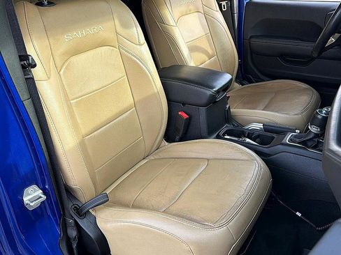 Used 2019 Jeep Wrangler Unlimited Sahara image 25