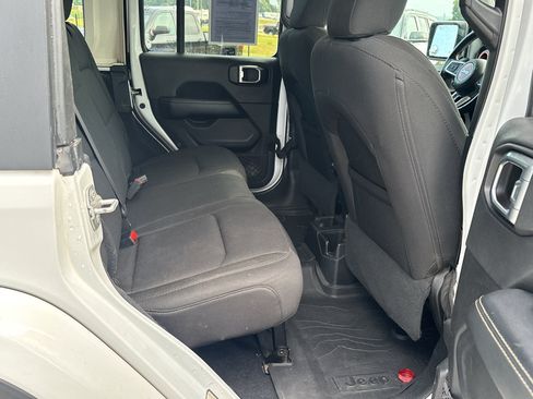 Used 2020 Jeep Wrangler Unlimited Sahara AWD/4WD image 25