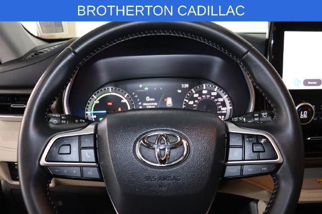 Used 2025 Toyota Highlander XLE AWD/4WD image 18