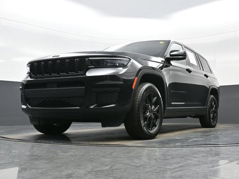 Used 2024 Jeep Grand Cherokee L Altitude image 26