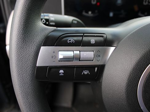 Used 2025 Hyundai Tucson SE FWD image 29