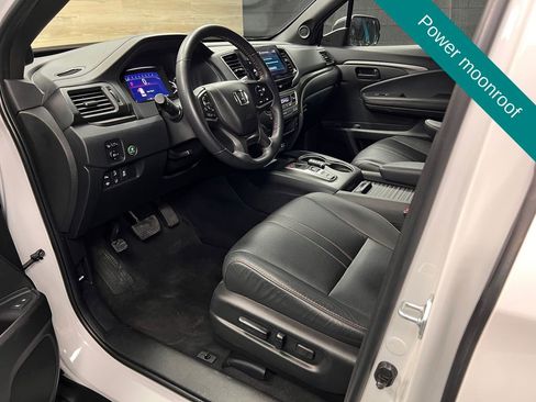 Used 2023 Honda Passport TrailSport image 3