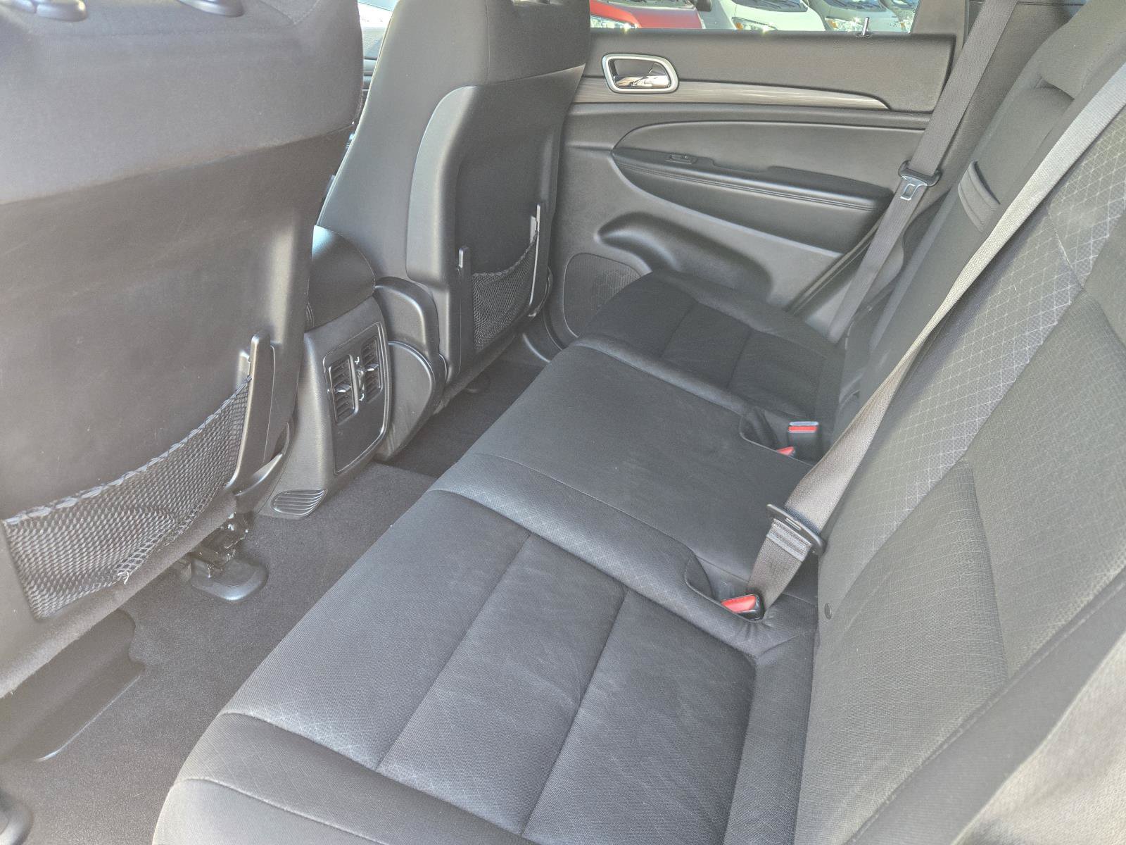 Used 2021 Jeep Grand Cherokee Laredo RWD image 28