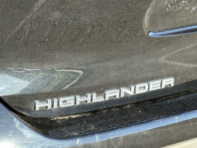 Used 2022 Toyota Highlander XLE AWD/4WD image 30