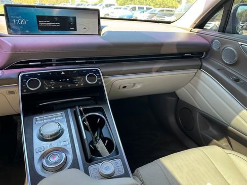 Used 2023 Genesis GV80 2.5T w/ Prestige 20" Package image 21