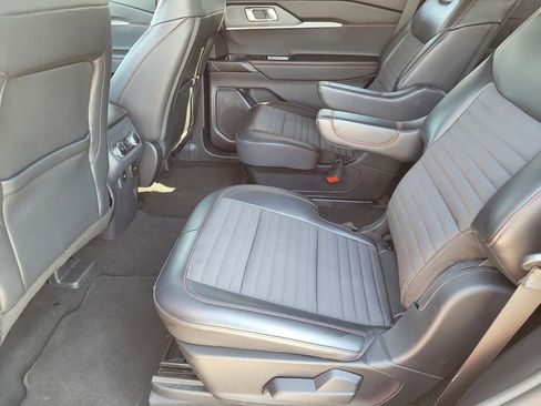 Used 2025 Ford Explorer ST-Line image 10