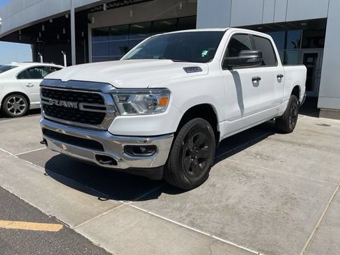 Used 2023 RAM 1500 Big Horn AWD/4WD image 3