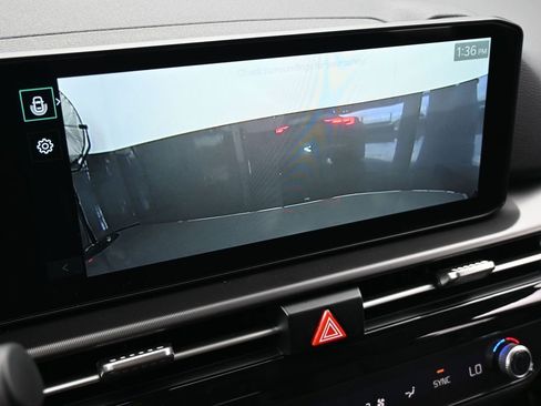 Used 2026 Kia Sportage EX w/ EX Panorama Roof Package image 38