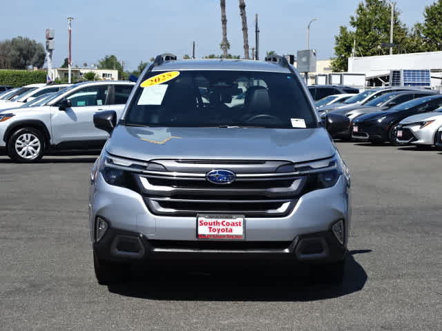 Used 2025 Subaru Forester Limited AWD/4WD image 3