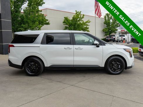 New 2026 Kia Carnival LX image 8