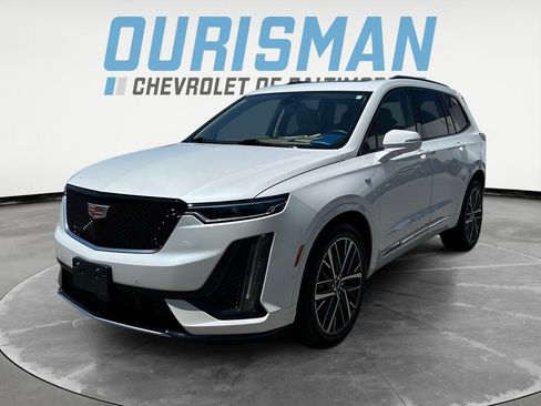 Used 2025 Cadillac XT6 Sport w/ Platinum Package AWD/4WD image 2