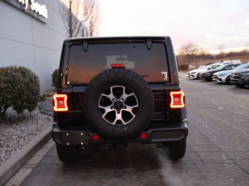 Used 2021 Jeep Wrangler Unlimited Sahara image 6