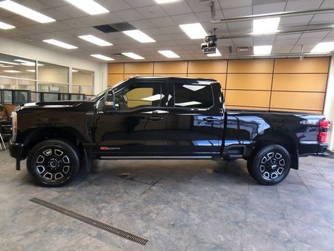 Used 2025 Ford F350 Platinum image 4