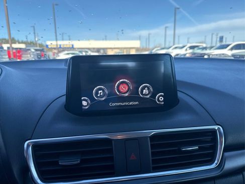Used 2017 MAZDA MAZDA3 Grand Touring FWD image 11
