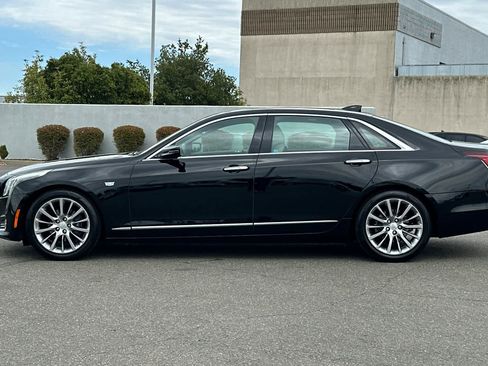 Used 2017 Cadillac CT6 Luxury RWD image 9